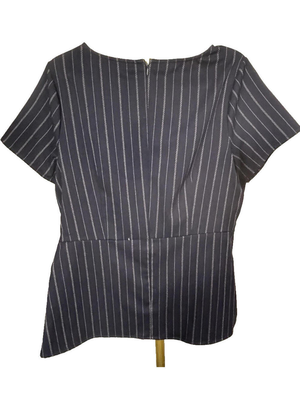 Women’s Liz Claiborne Wrap Style Blouse Black & White Pinstripes Sz M - Picture 2 of 6